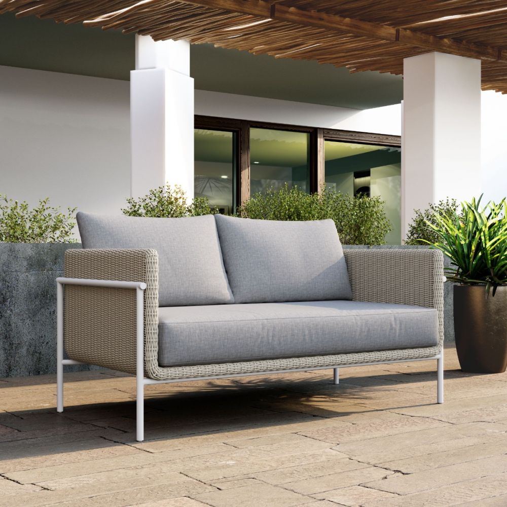 best outdoor loveseat